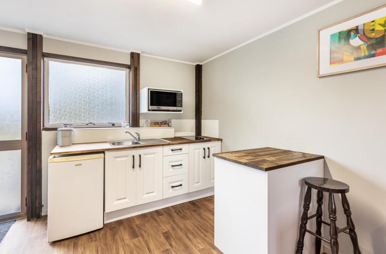 Tokaanu Lodge Motel Turangi Ngoại thất bức ảnh