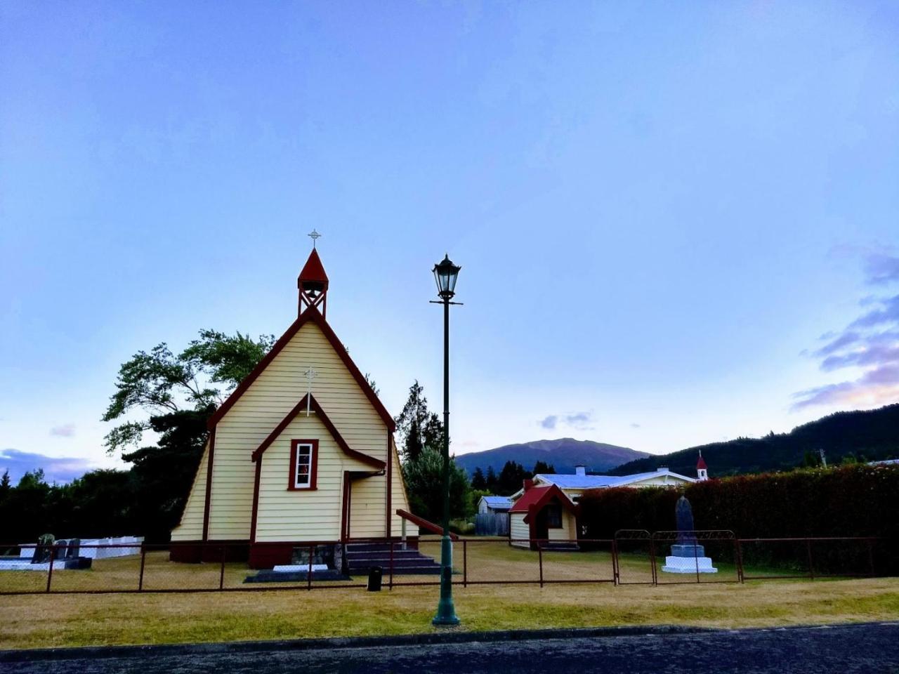 Tokaanu Lodge Motel Turangi Ngoại thất bức ảnh